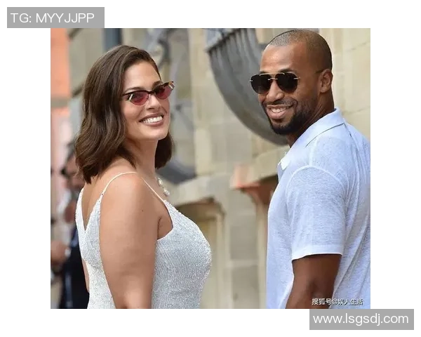 足球球星老婆的时尚生活与幕后故事揭秘